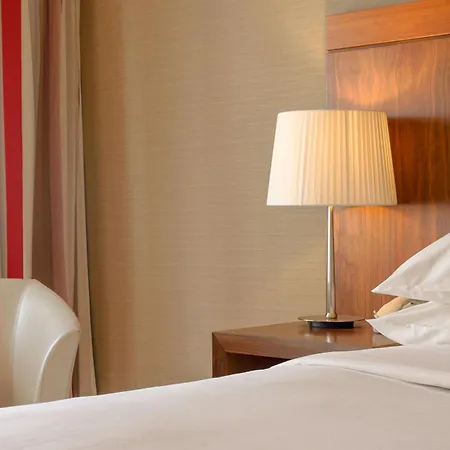 Sheraton Отель 4*