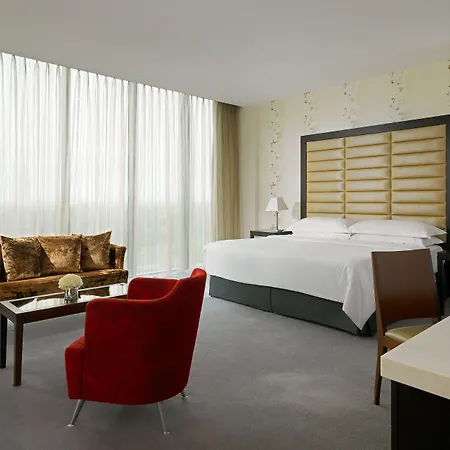 Sheraton 4* آثلون