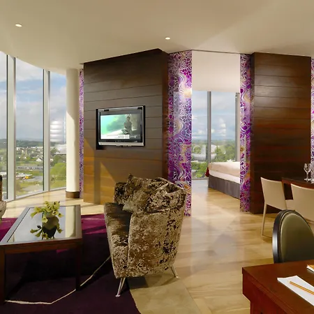 Отель Sheraton Атлон